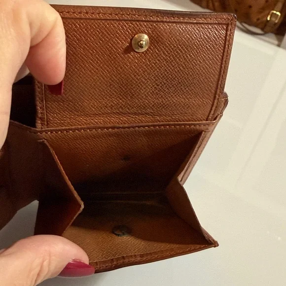 Louis Vuitton Monogram Bifold Wallet - Picture 6 of 6